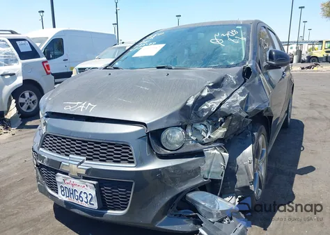 2016 Chevrolet Sonic Rs Auto из США, поврежденный, VIN 1G1JG6SB0G4118983